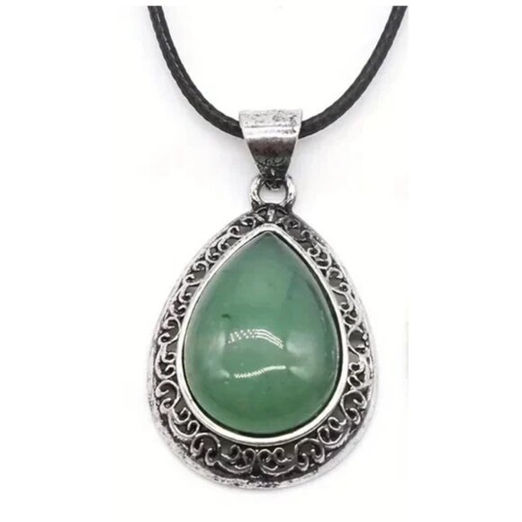 Green Aventurine Natural Gemstone Water Drop Pendant Necklace Healing Gemstone - Picture 1 of 2